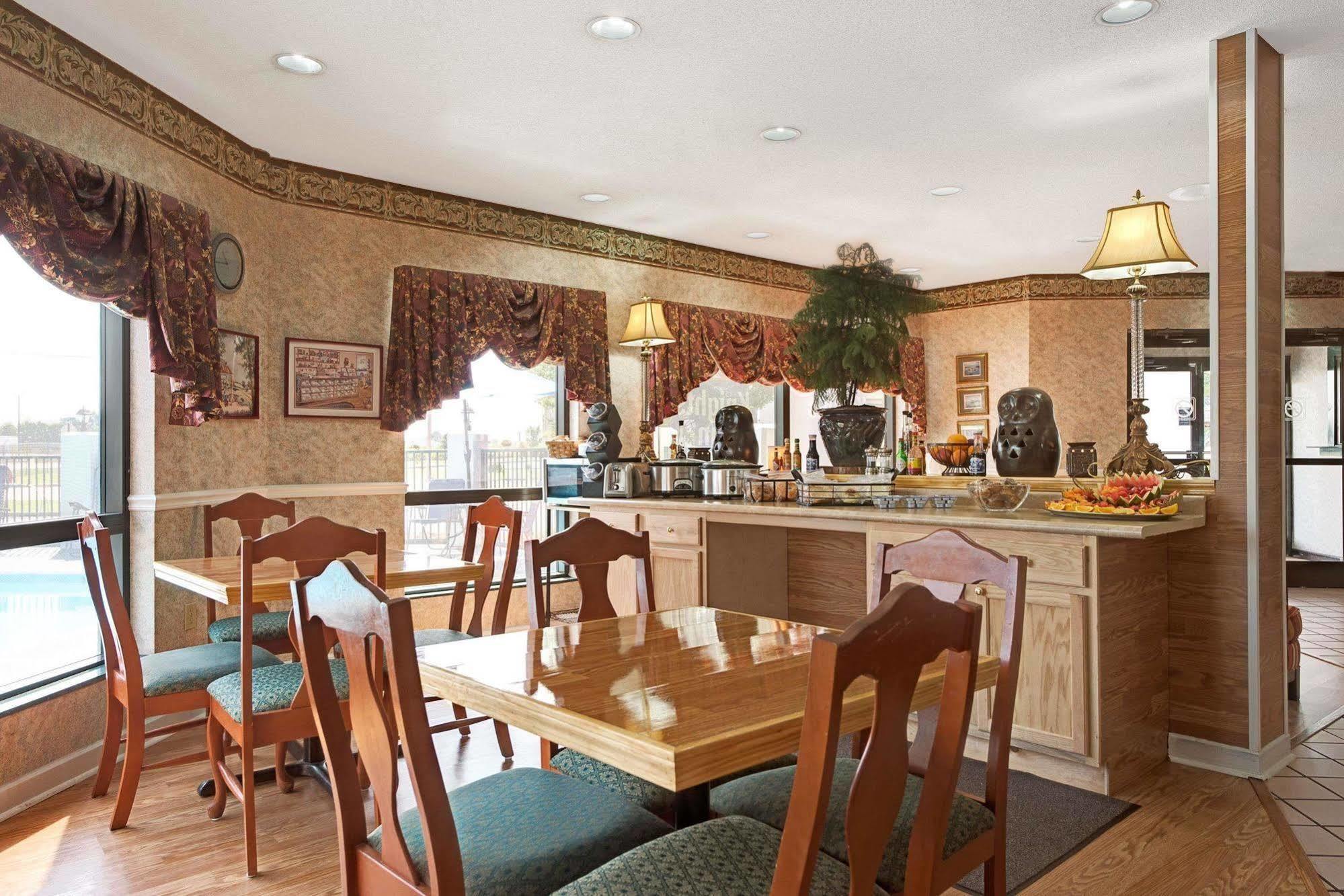 Hallmarc Inn & Suites Of West Memphis Bagian luar foto
