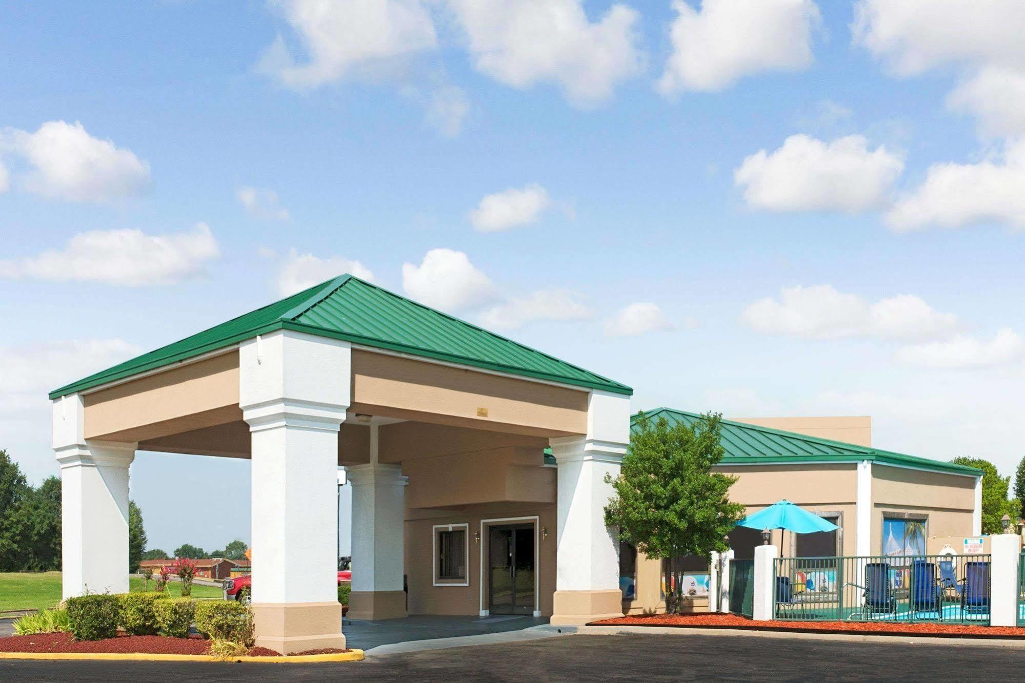Hallmarc Inn & Suites Of West Memphis Bagian luar foto